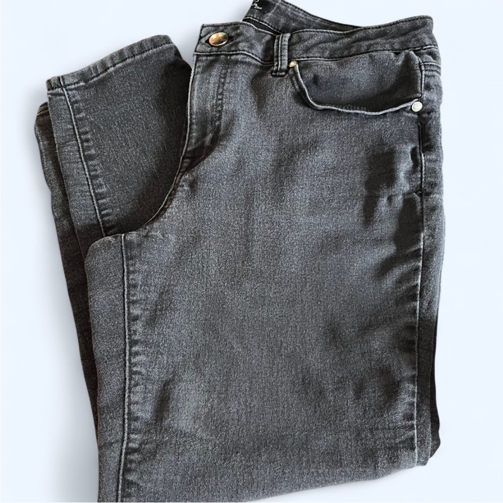 2 Pair of 1822 Denim Brand Skinny Stretch Jeans in Black Denim and Blue Denim - Picture 2 of 10